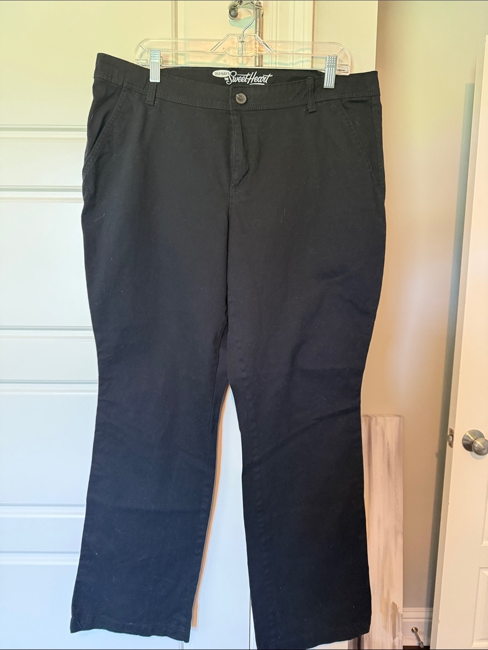 Black Women's Sweetheart Chino pants Old Navy